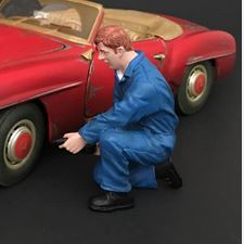 American Diorama 77496 Tony Inflating Tire 1/24 Scale